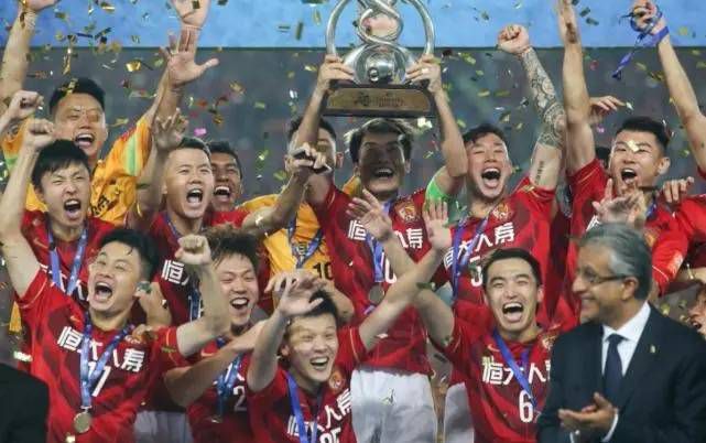 今日，华 网曝J·J·艾布拉姆斯有望执导《超人：钢铁之躯2》 2016-08-18 《超人：钢铁之躯2》是华纳接下来的重点项目，据外媒报道，片方或看中J·J·艾布拉姆斯来执导该片。