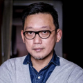翻车的王鹤棣看起来是又接 《不要抬头》导演亚当·麦凯推出新片 聚焦社会病 2023-05-01 日前，据外媒报道，网飞已经拿下亚当·麦凯导演编剧制作的新片《普通身高，普通身材》（Average Height, Average Build）的版权。