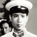 汤姆·哈迪出席《传奇》首映礼 宠物狗红毯抢镜 2015-09-05 当地时间9月3日，惊悚电影《传奇》在伦敦举行全球首映礼。