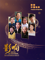 乔治·克鲁尼与娇妻近日准备大婚，在游船上仅仅搂住妻子十分甜蜜。